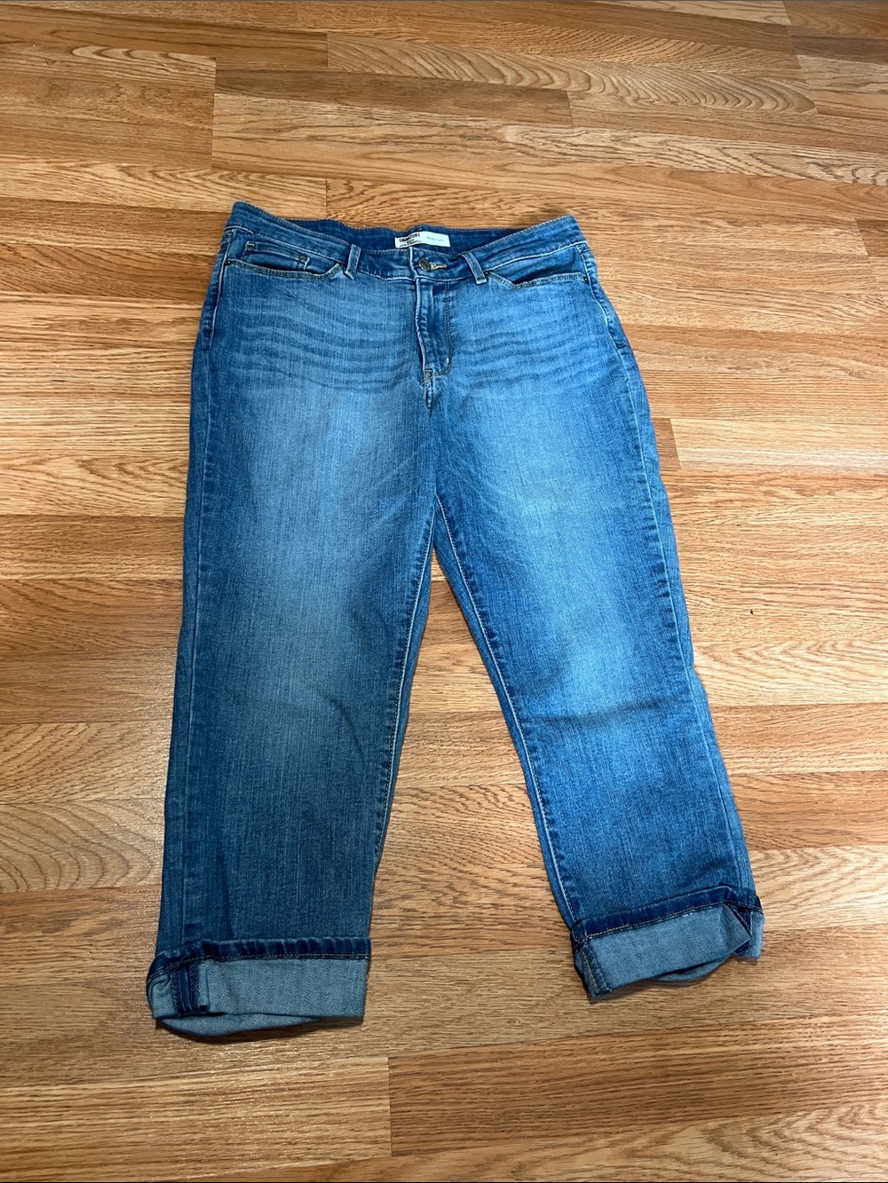 Signature by Levi Strauss Mid Rise Capri Jeans Sz 10/30